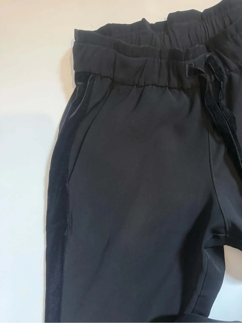 Lululemon On the Fly Jogger Velvet Trim 6
